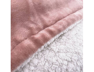 Byrklund Plaid Snowy Hug